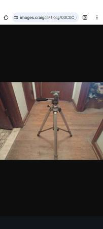 Vintage Bogen tri pod 1