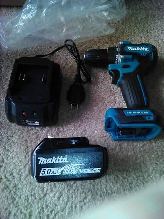 Makita Original (NEW) DDF487 Cordless Driver Drill w battery & charger 1