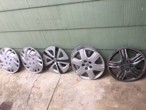 6 Toyota '07 Corolla Hubcaps for $25 1