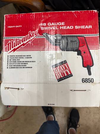 Milwaukee 18 Gauge Swivel Head Shear model 6850 1