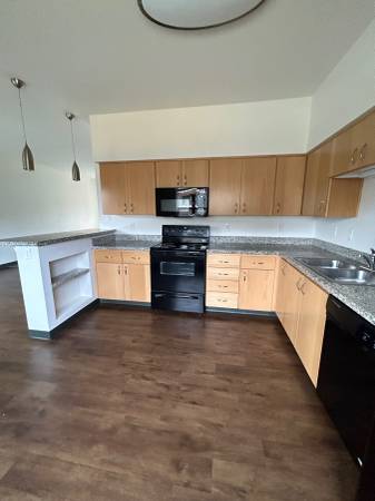 $1,900 / 3br - 1310ft2 - 3 Bedroom 1.5 Bathroom! Coming 11/01/2025! $1900!63977278172035122