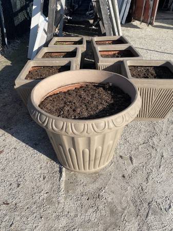 Large Clay Outdoor Planter 1 Avail Used Good Condition 1