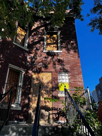 $99,900 / 4br - 2004ft2 - Fire Damaged 2 Flat (Chicago)63898857892482121