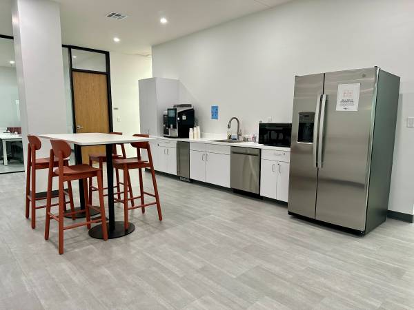 $336 Free Parking! Private Office Space Starting at $336! (W Reno Ave)64151000763137123