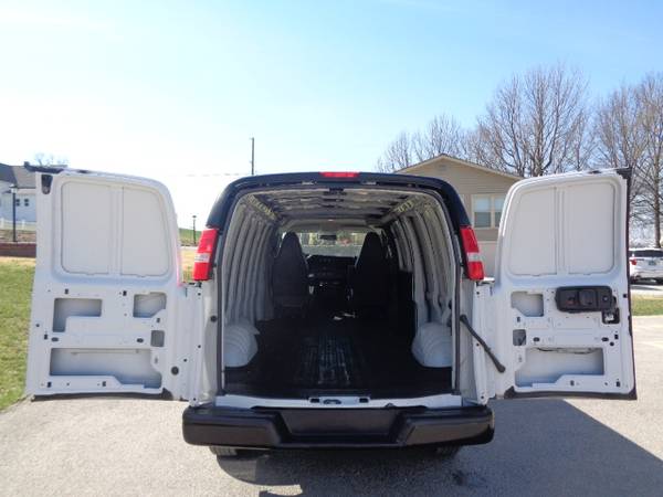 Furgón de carga extendido GMC Savana 2500 2023 - $30,990 (East Carondelet, IL.)63621402771203124