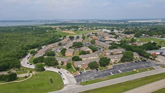 $1,500 / 2br - 965ft2 - Ceiling Fans, Public Transportation, Walk-in Closet (5875 Mountain Valley Ln, Dallas, TX)63867603403777123