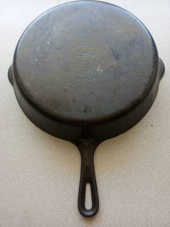 3 Griswold cast iron skillets and a Wagner 1088 deep chicken fryer 1