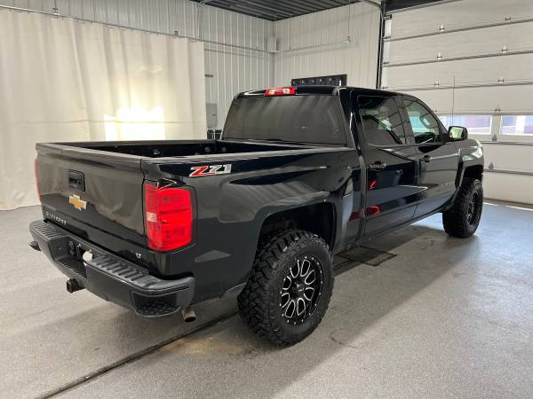 2017 Chevrolet Silverado 1500 LT - Photo 4
