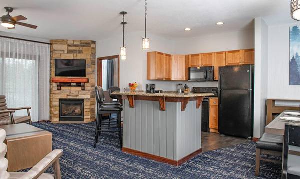 $550 / 2br - 1200ft2 - 2 BR Wisconsin Dells Glacier Canyon/ Wilderness Condo Sept. 19-21 (Lake Delton)63406847982211123