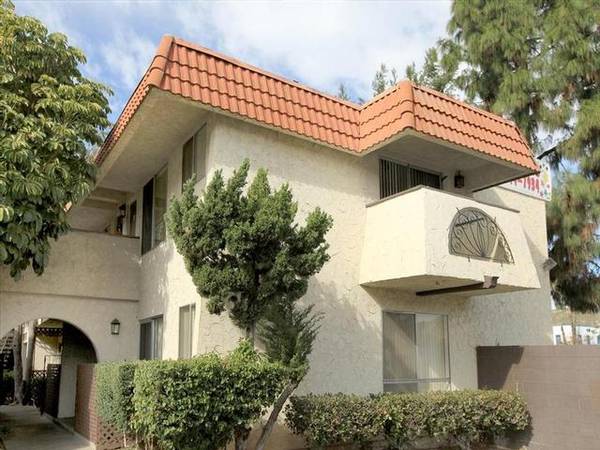 $2,455 / 2br - 850ft2 - Air Conditioner, Recycling, Disposal, Small Community63657276173569123