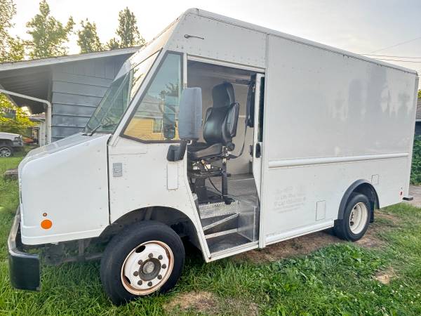 2014 Freightliner MT45 12' box w/53K original miles!! 1