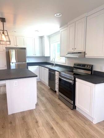 $2,150 / 3br - 1456ft2 - Quiet neighborhood and incredible amenities! 3 bed / 2 bath! (Fort Pierce)63799984699393122
