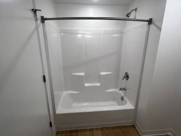 $1,294 / 1hab - 448ft2 - Acceso seguro, bañera/ducha, acceso a Internet (540 NE 99th Ave, Portland, OR)63914741132802124