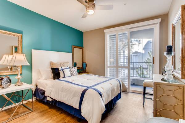 $4,175 / 2br - 1117ft2 - Large 2BR plus Den - Great for Office or Guest Room + Parking C308 - (La Jolla)63657276159105123