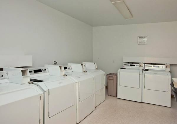 $2,645 / 2br - GET 1 FREE MONTH - CALL TODAY - Fantastic Weather, Pet Friendly (La Mesa)63701626481411124