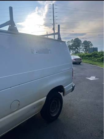 2001 ford econoline E250 cargo - $1,999 (Atlanta)63620777534593124