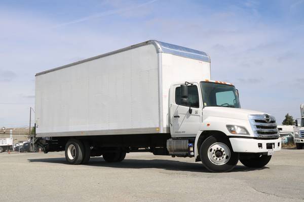 2020 Hino 268A 26ft