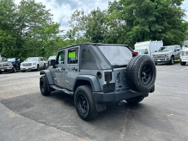 2015 Jeep Wrangler Unlimited Sport 4WD - $15,944 (Plaistow, NH)63654721703937124