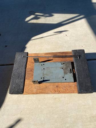 Vintage Delta 20” bandsaw. 1