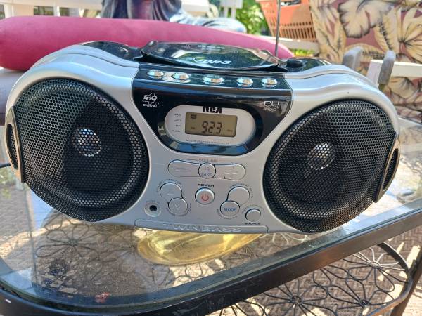 RCA Stereo Boombox Radio - $10 (11224)63471365750659120