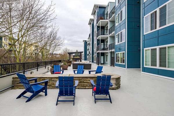 $2,175 / 1br - 712ft2 - Armarios amplios, Patio/Balcón, 1 dormitorio (95 Burnett Ave S, Renton, WA)63659549271299124