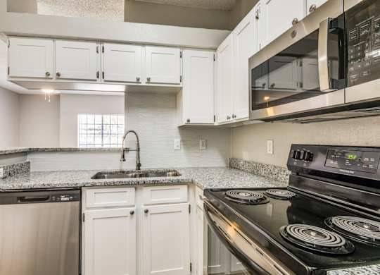 $1,185 / 1 hab - 748 pies² - 1 dormitorio, a minutos del aeropuerto DFW, ubicado en Irving! (1400 Esters Rd, Irving, TX)63867602088193123