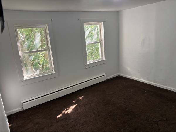 $850 / 2br - 900ft2 - LAKEVILLE 2 BEDROOM APT. (LAKEVILLE)63665894600963123
