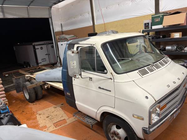 1976 Dodge Flat Bed 1