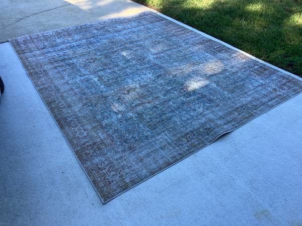 7' 6" x 9' 6" Area Rug (1-11) 1