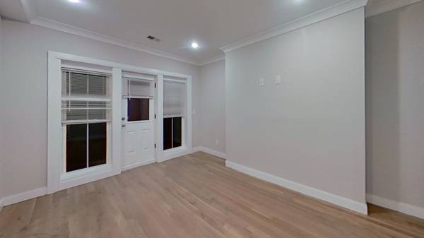 $4,650 / 3br - Brighton 3 Bed/2 Bath | Englewood Ave (Brighton)64294653020802123