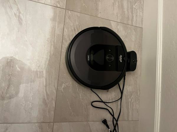 iRobot vacuum cleaner 1
