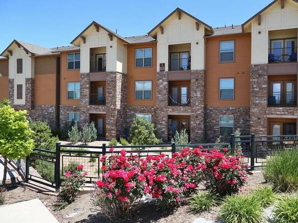 $1,549 / 1br - 775ft2 - Built-In Microwave, Carport, Ceiling Fans, Clubhouse (Thornton)63849271660929122