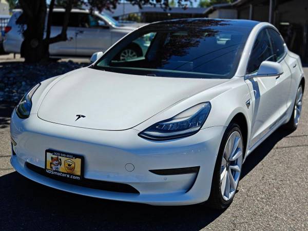 2019 Tesla Model 3 Mediano Alcance Sedán 4D ¡Aprobación de Crédito Garantizada! - $20,995 (+ 405 Motors)63469909214081122