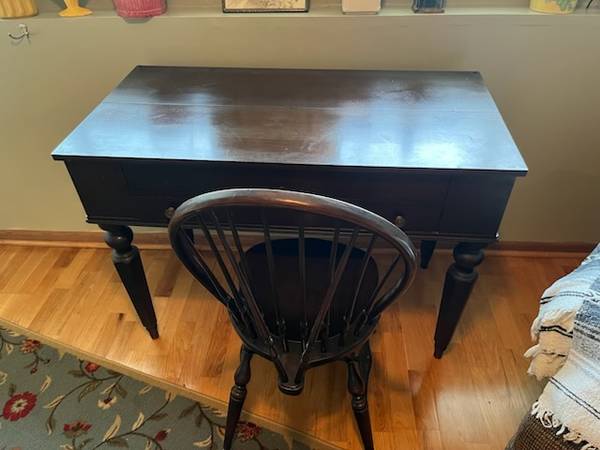 Colonial Mfg Co Writing Spinet Desk c1889-1900's Solid Mahogany 1