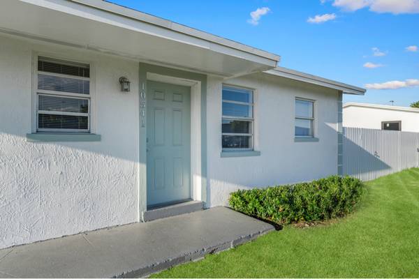 $2500.00 / 3br - 1325ft2 - RENTA EN CUTLER BAY! Mudate solo con 2 Meses! Con gran espacio para pa64049276108545121