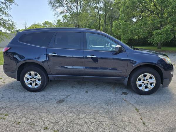 2015 CHEVROLET TRAVERSE - $5,999 (ZION, ILLINOIS)63616751371267123