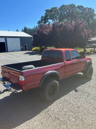 2001 Toyota Tacoma sr5 4x4 - $13,000 (Líbano)63470782872577122