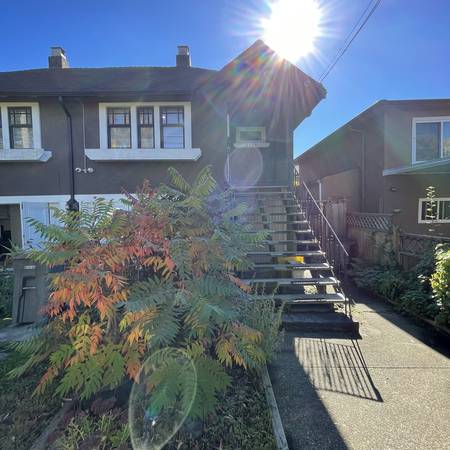 Upper Level 2 bedroom 1 bath suite 1