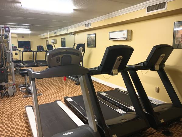 $1,800 / 2br - 730ft2 - Shadyside 2 bedroom - Available December 1st (Shadyside)64013531255042124