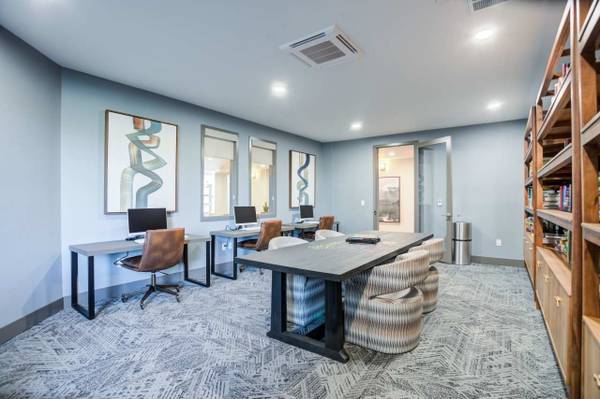 $1,243 / 1hab - Gestión en el lugar, Lavadora y Secadora, Patio (2 Gary Hall Wy, Sparks, NV)63682219305475121
