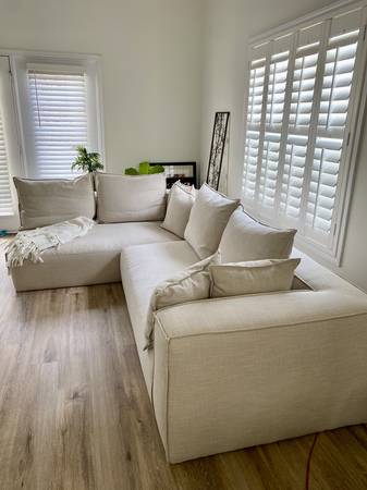 PRISTINE BIG SUR 2 PIECE MODULAR SECTIONAL 1