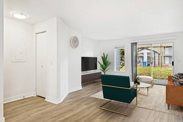 $2,000 / 2br - 1023ft2 - Fall Into Your New Home – September Move-Ins Available!63845963464067124