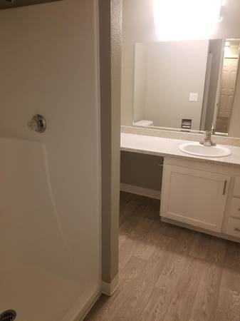$2,006 / 2hab - 985ft2 - Calefacción, Refrigerador, Transporte Público, Basurero (Fairview)63777384732419122