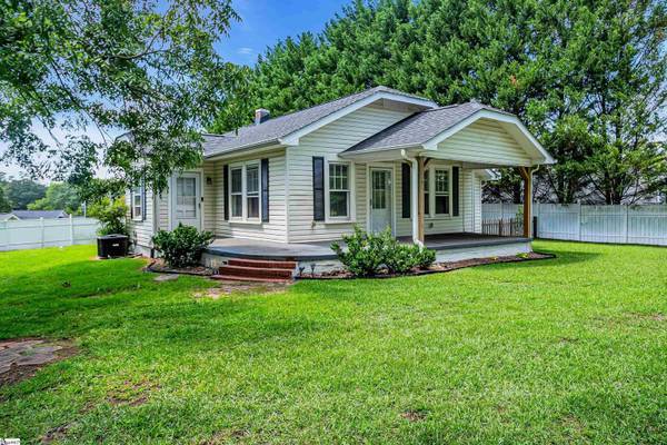 Home in Taylors | 2 Beds, 1 Baths 1