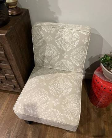 Excellent Ivory Upholstered Accent Chair 1