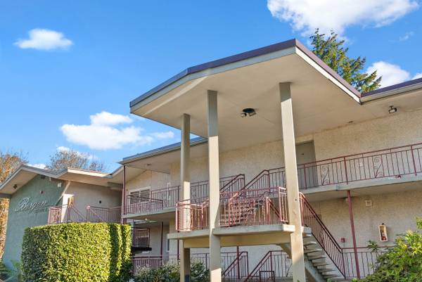 $2,300 / 2br - 942ft2 - 2bd 1ba, Patio con parrilla, admitimos mascotas (40 Newport Way NW, Issaquah, WA)63934287636355121