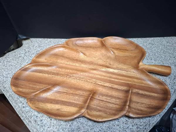 Genuine Large Monkey Pod Leaf Tray from Hawaii Signed 1