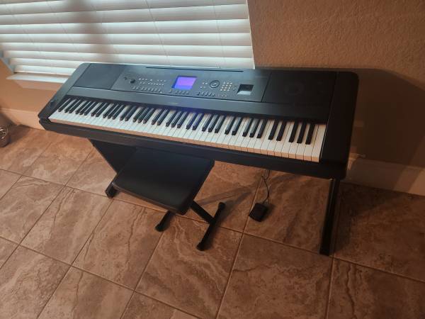 Yamaha Piano 1