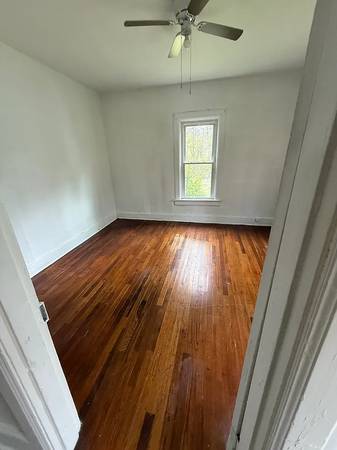 $650 / 2br - 23937ft2 - Single home for family (Drakes Branch)63852072134531121