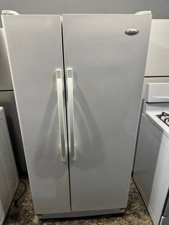Whirlpool 33” side by side refrigerator 1